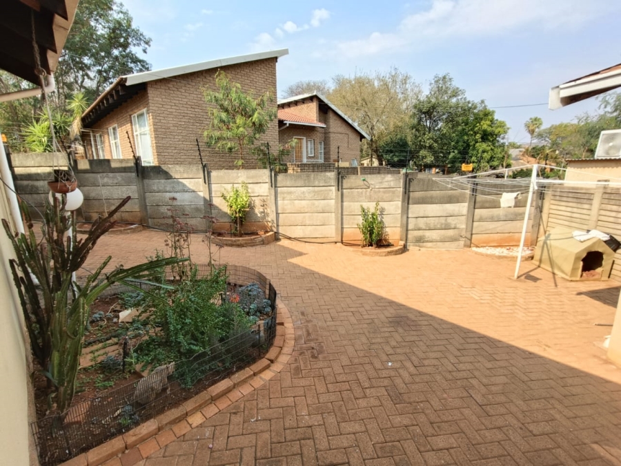 3 Bedroom Property for Sale in Safari Gardens North West